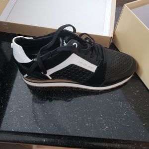 Women Michael Kors size 8 shoes